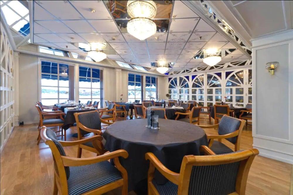 Clarion Hotel Tyholmen Arendal Bagian luar foto